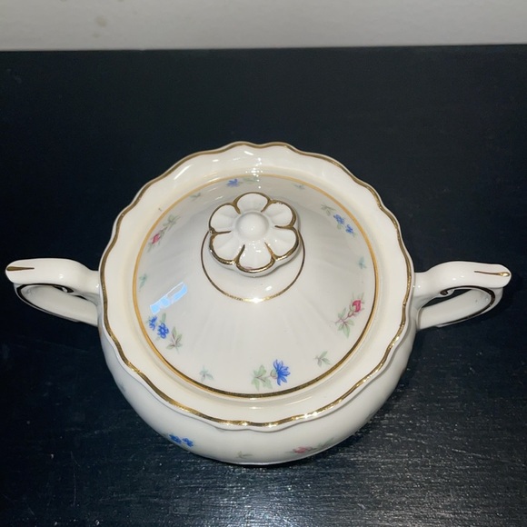 Syracuse China Suzanne sugar bowl with a lid. Floral Design.  Vintage 40’s-70’s. - Picture 4 of 11